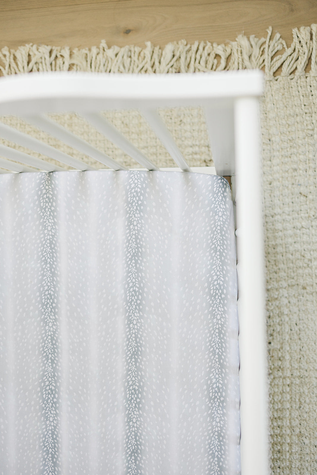 fitted crib sheet || doe