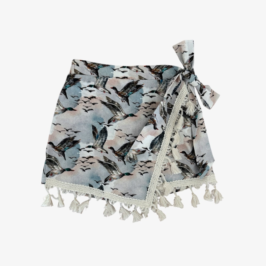 hassie skort || mallard sky