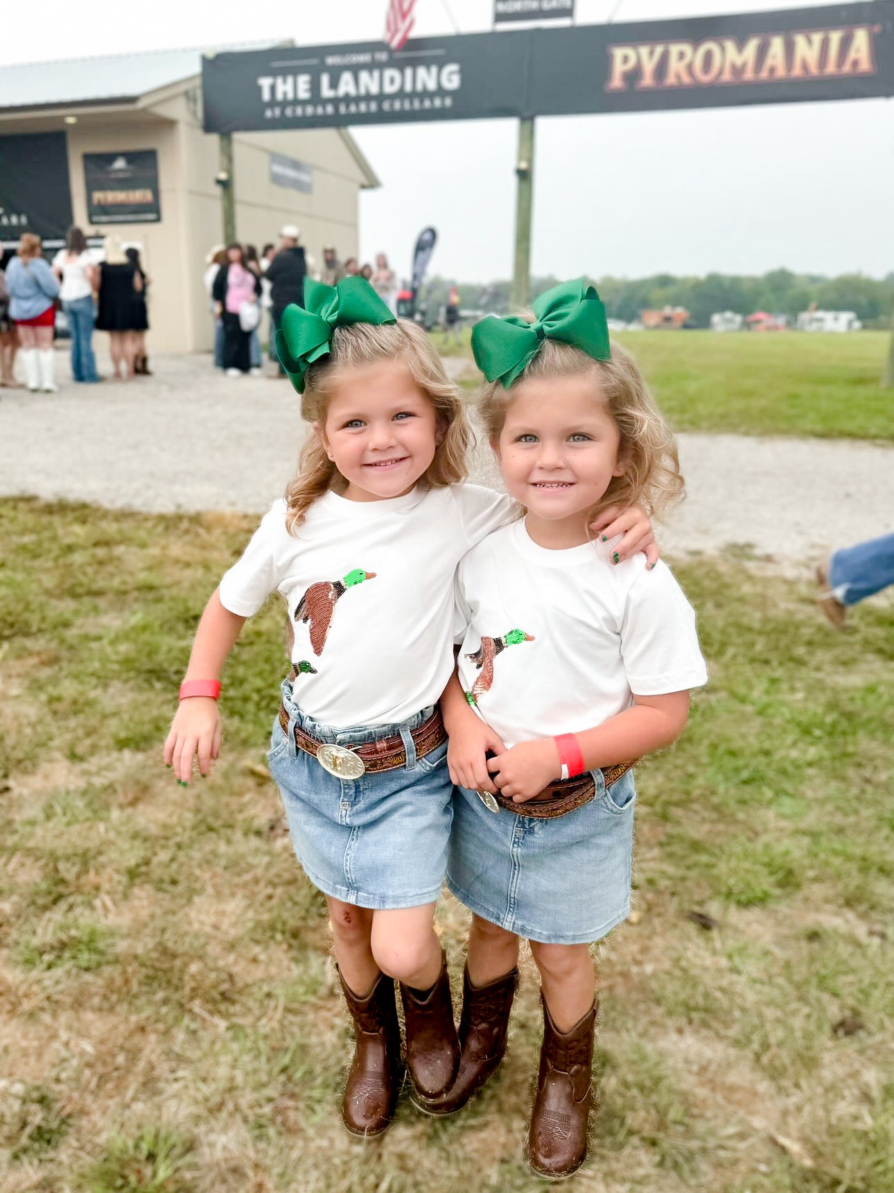 carrie sequin classic tee || mallard (child)